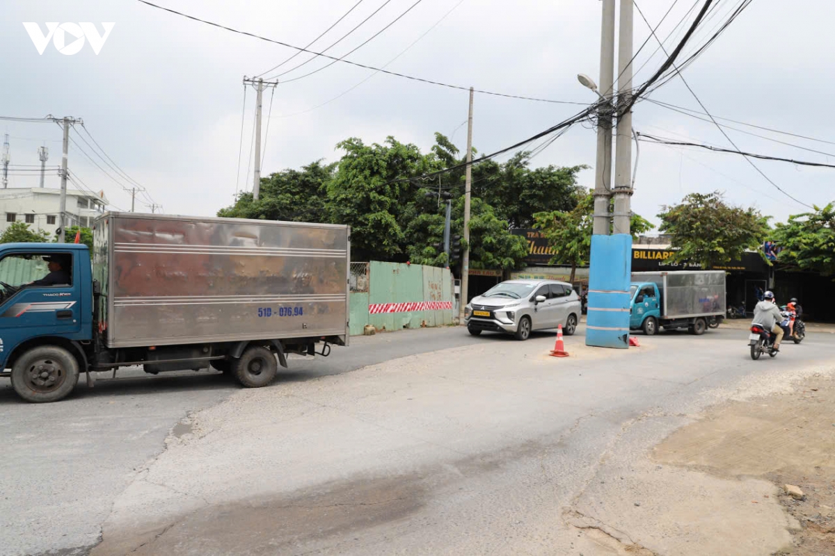 cong trinh thi cong keo dai, nguoi dan hoc mon kho vi bui va ngap hinh anh 11