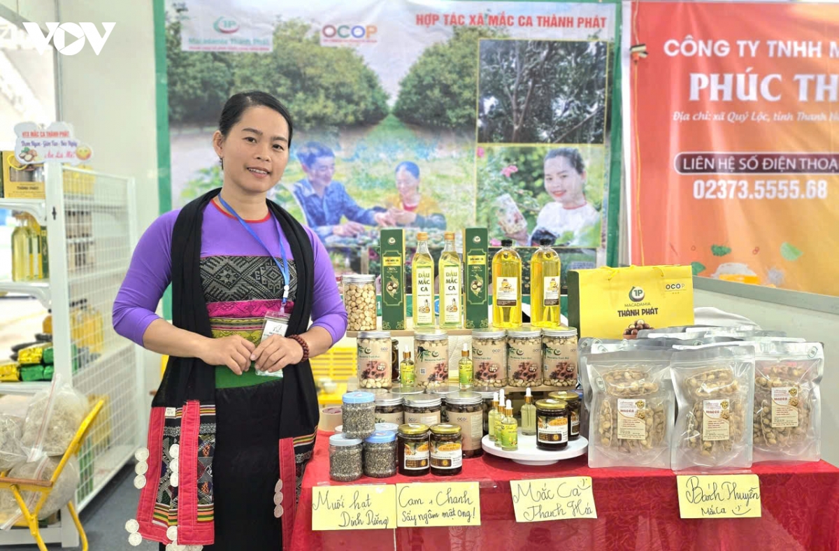 Dong bao dan toc thieu so lam giau tren vung dat can xu thanh hinh anh 4
