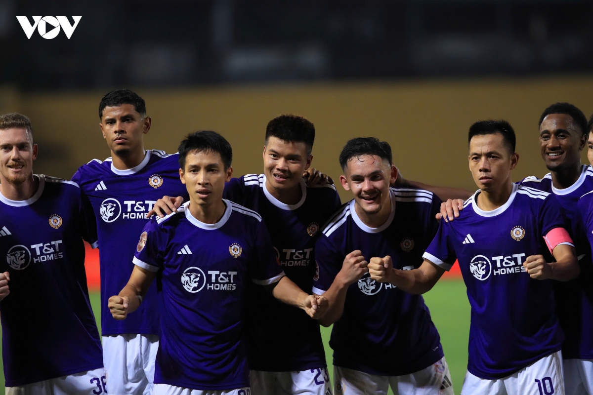 ha noi fc danh bai cahn, ninh binh chiem ngoi dau v-league hinh anh 12