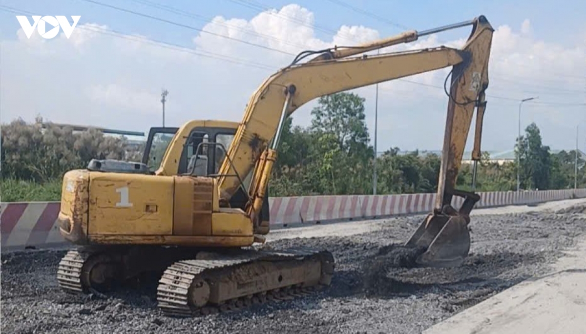 tay ninh khac phuc tam thoi hu hong tren duong Dt.823b hinh anh 3