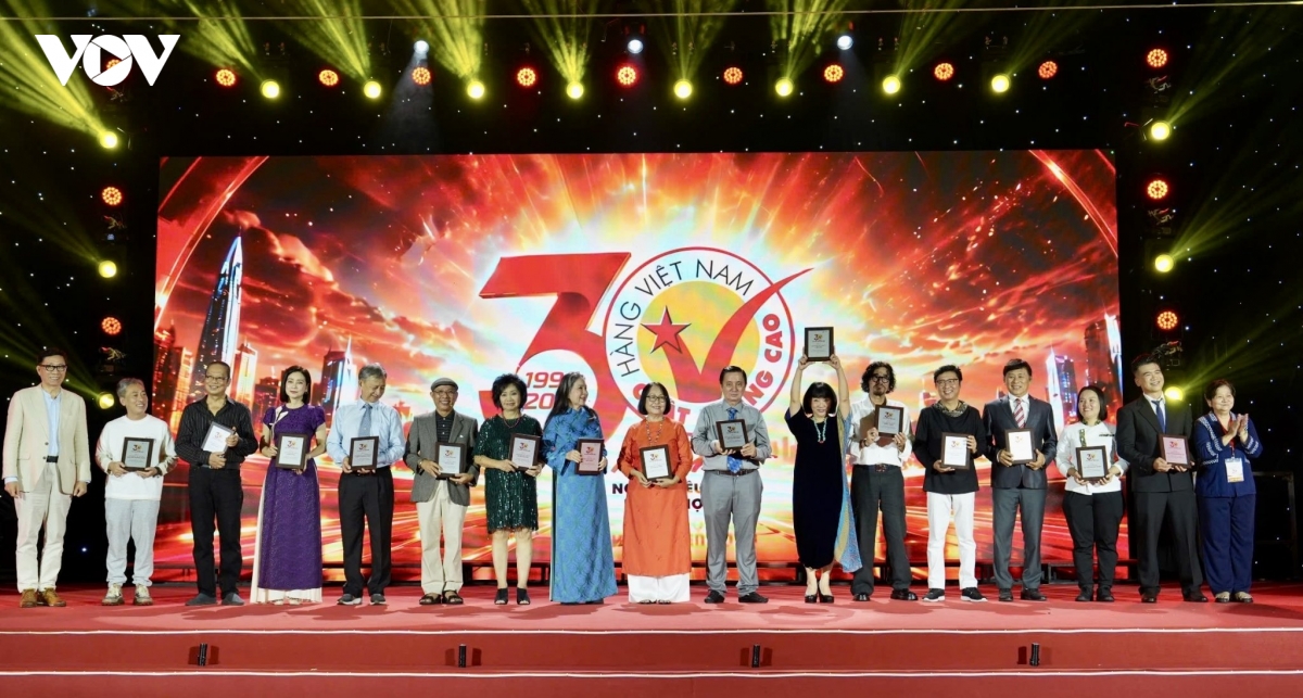 doanh nghiep cung nguoi tieu dung cam ket tiep tuc nang tam hang viet hinh anh 4