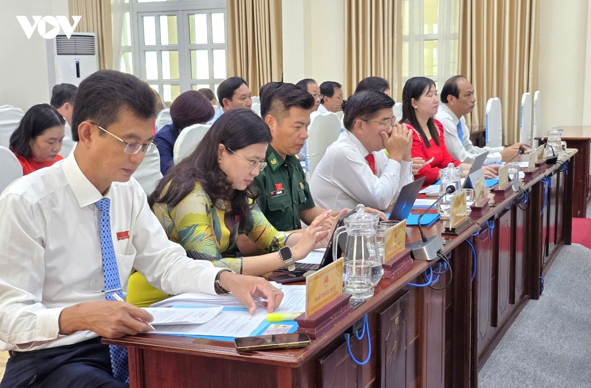 hDnd tinh ca mau xem xet, thong qua 12 nghi quyet tai ky hop thu 6 hinh anh 2