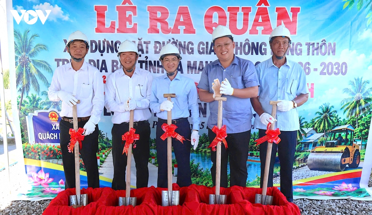 ca mau khoi dong chien dich 14.000 ty dong, nang chat giao thong nong thon hinh anh 3