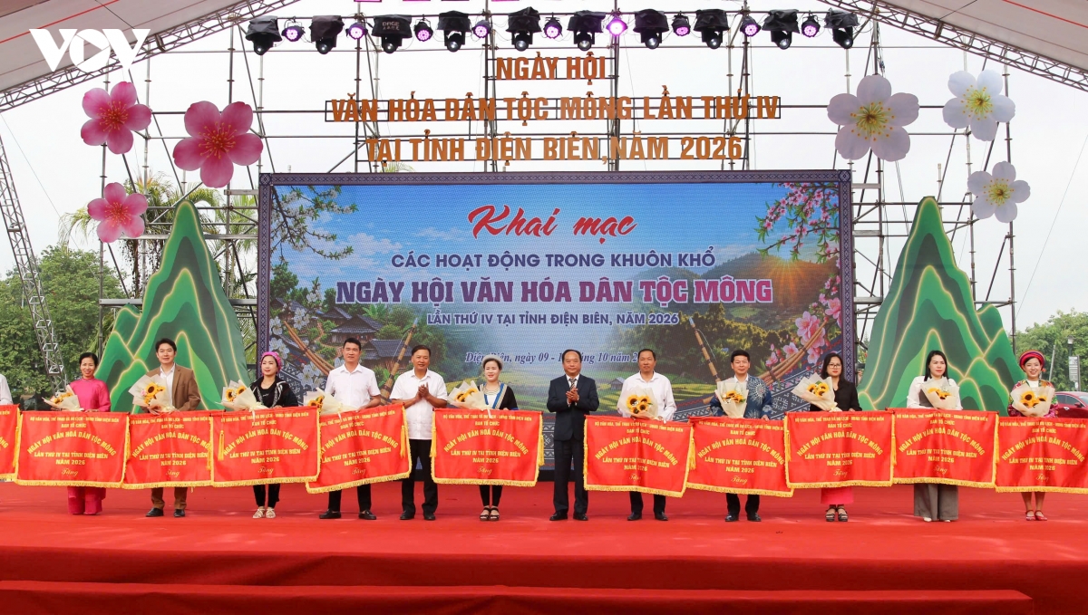soi noi cac hoat dong ngay hoi van hoa dan toc mong lan thu 4 tai Dien bien hinh anh 1