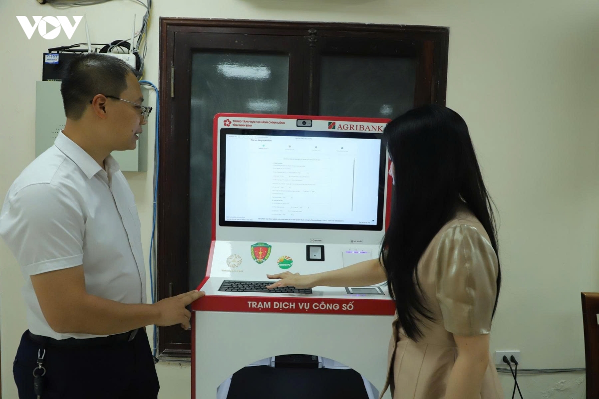 kiosk thong minh o ninh binh Dua dich vu cong so den gan nguoi dan hinh anh 2