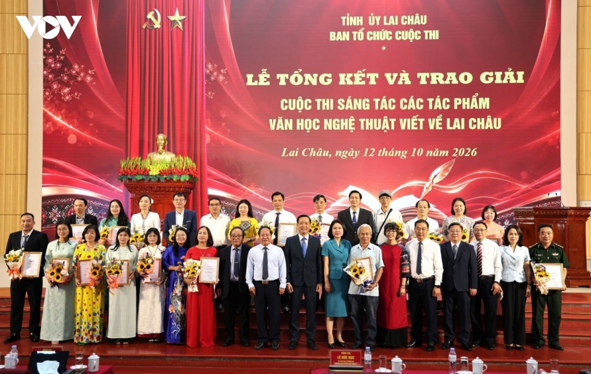 lai chau trao 26 giai thuong cuoc thi sang tac van hoc, nghe thuat hinh anh 2