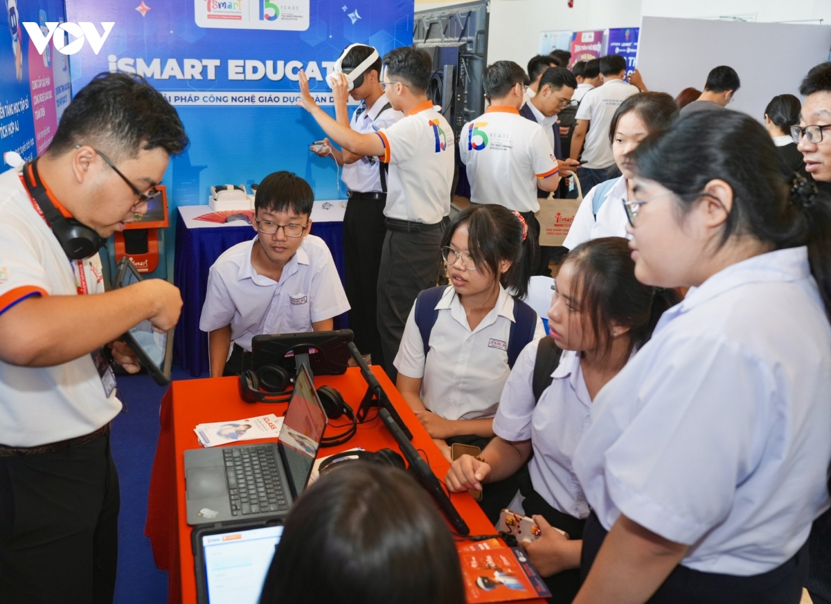 chuyen doi so thiet thuc vi nguoi dan, doanh nghiep va su phat trien tphcm hinh anh 3