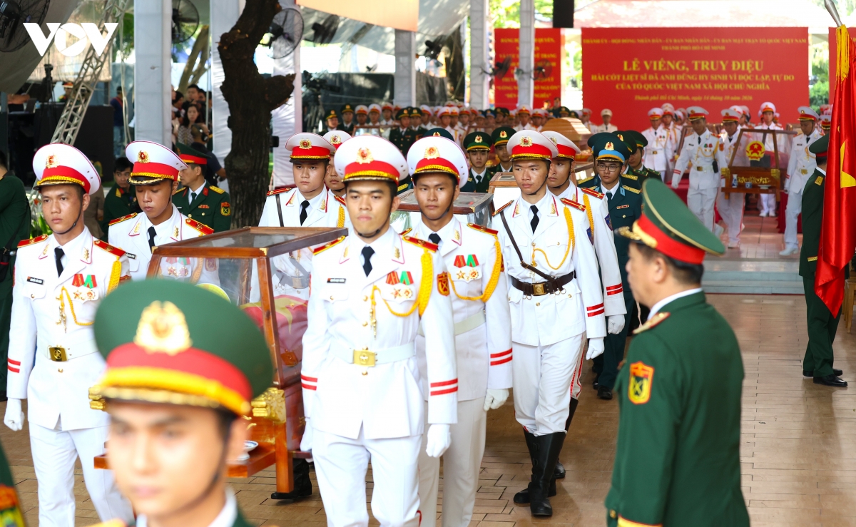 tong duyet le truy dieu, an tang 731 hai cot liet si tai cong vien le thi rieng hinh anh 6
