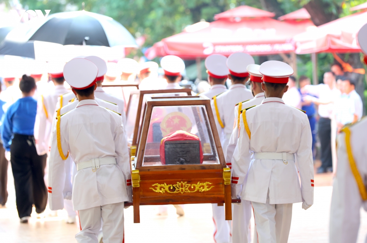 tong duyet le truy dieu, an tang 731 hai cot liet si tai cong vien le thi rieng hinh anh 9