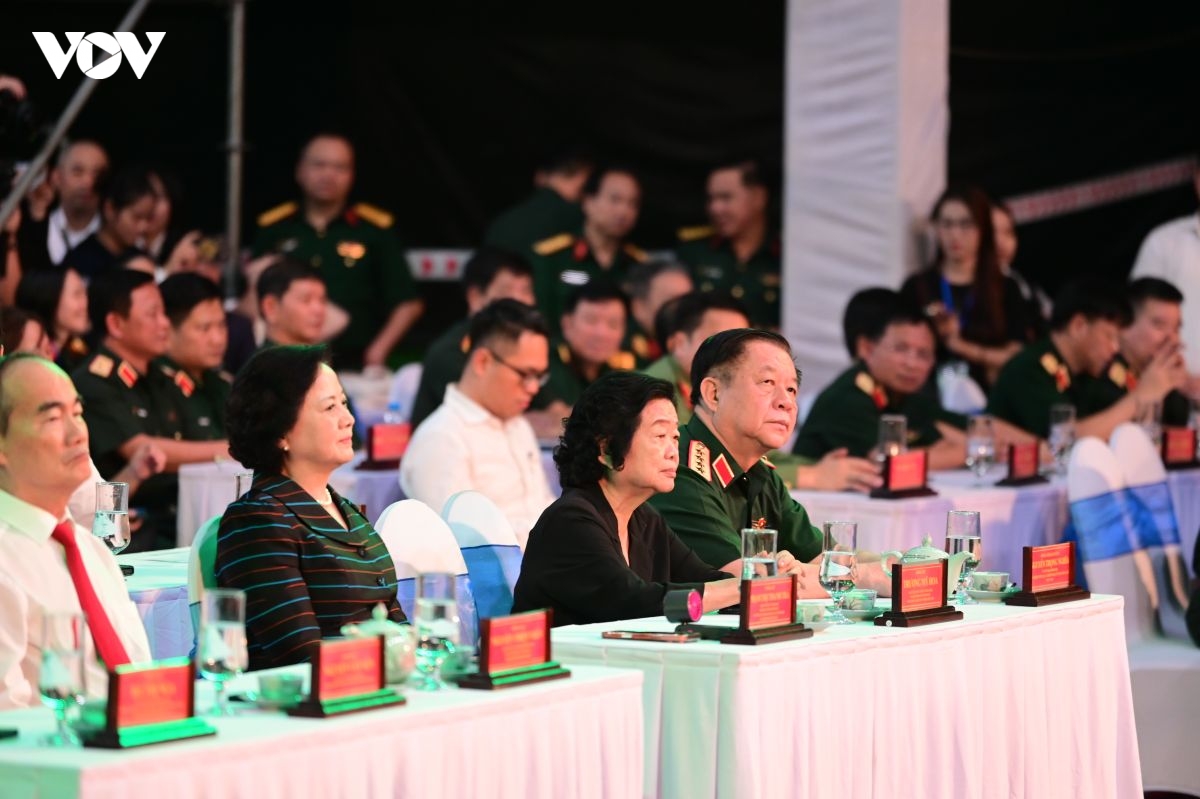 nhung giai dieu tri an trong dem tuong nho cac anh hung liet si hinh anh 5