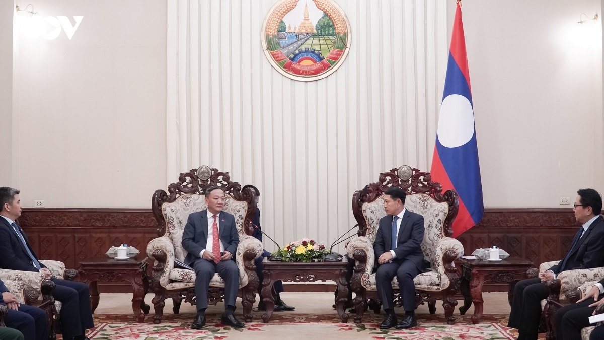 Dai su viet nam tai lao chuc mung thu tuong moi cua lao hinh anh 2