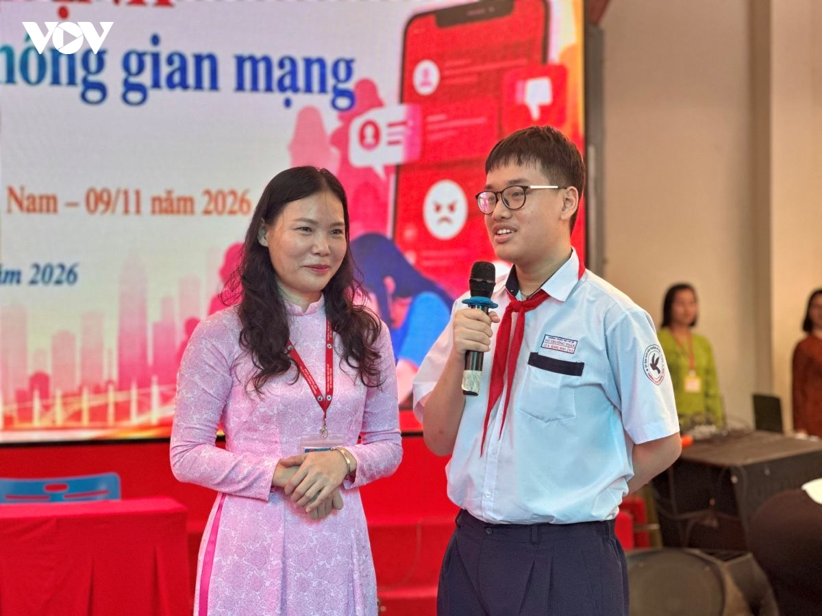 tu mau thuan tren mang den phien toa bai hoc canh tinh hoc sinh hinh anh 5