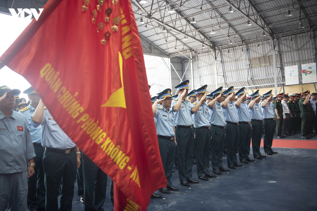 hanh trinh dua hon 15.000 mau hai cot liet si tu can tho ve ha noi hinh anh 9