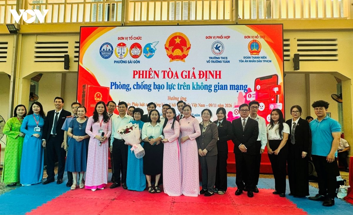 tu mau thuan tren mang den phien toa bai hoc canh tinh hoc sinh hinh anh 8
