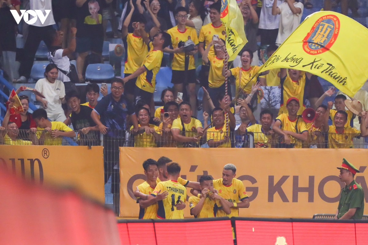 clb cahn mat diem tiec nuoi trong ngay Dinh bac khai hoa o v-league 2026 27 hinh anh 9