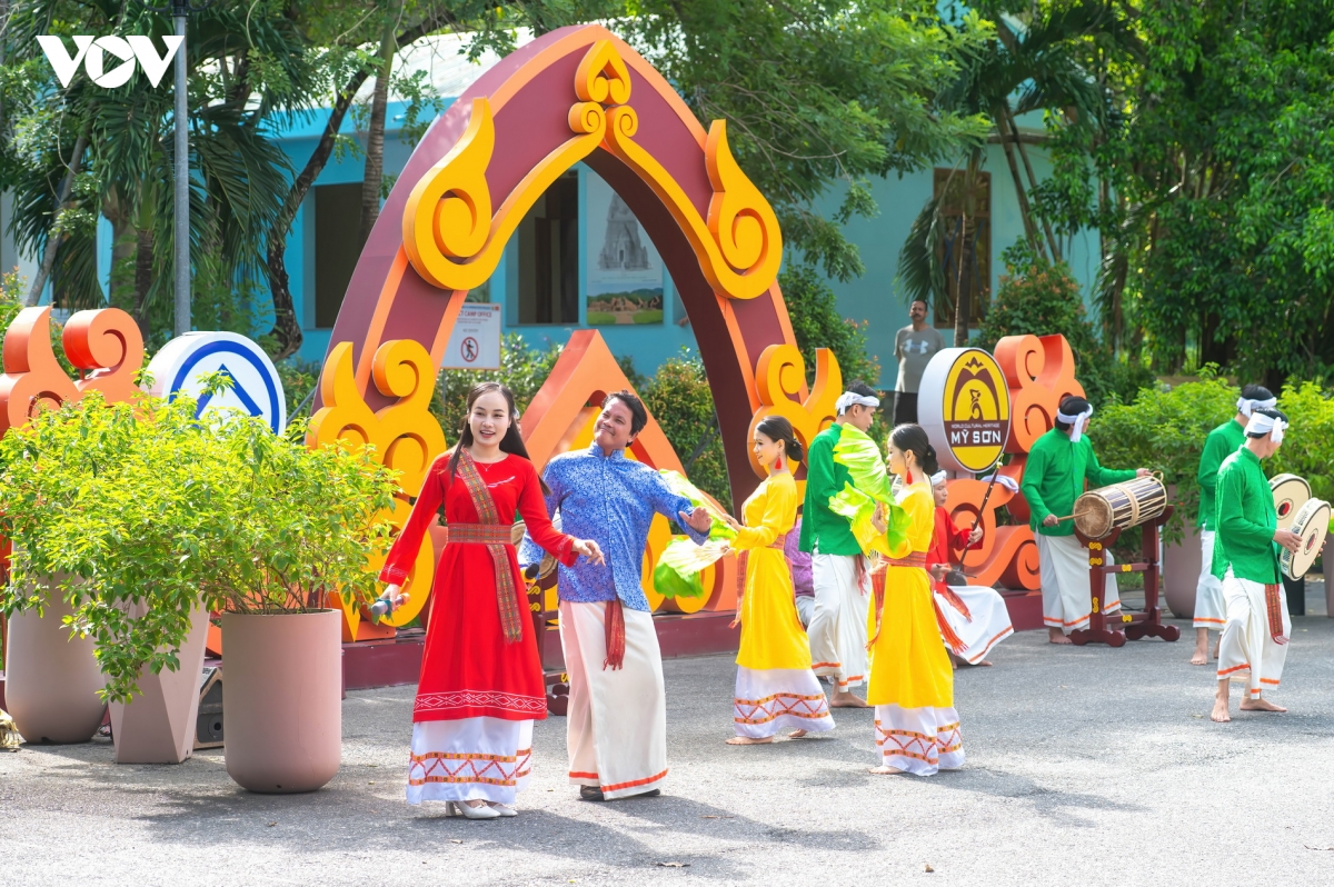Đắm chìm trong những tiết mục đặc sắc tại Khu đền tháp Mỹ Sơn, Đà Nẵng
