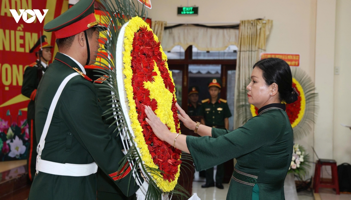 Dua hon 2.200 mau hai cot liet si tu quang ngai ra ha noi xet nghiem adn hinh anh 2