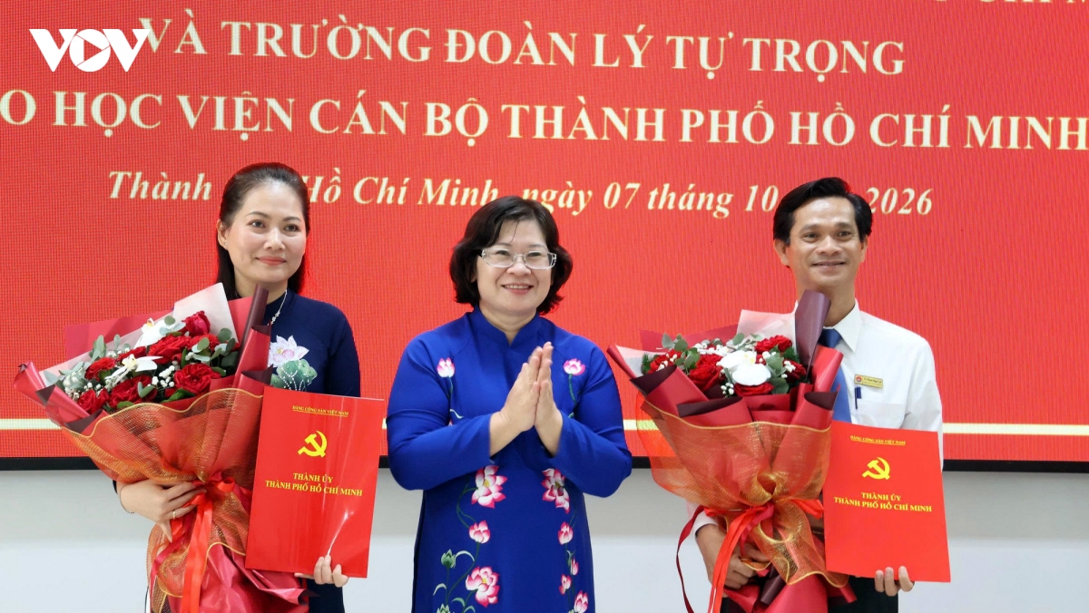 ba-nguyen-thi-nhat-hang-lam-giam-doc-hoc-vien-can-bo-tp-hcm-3.jpg