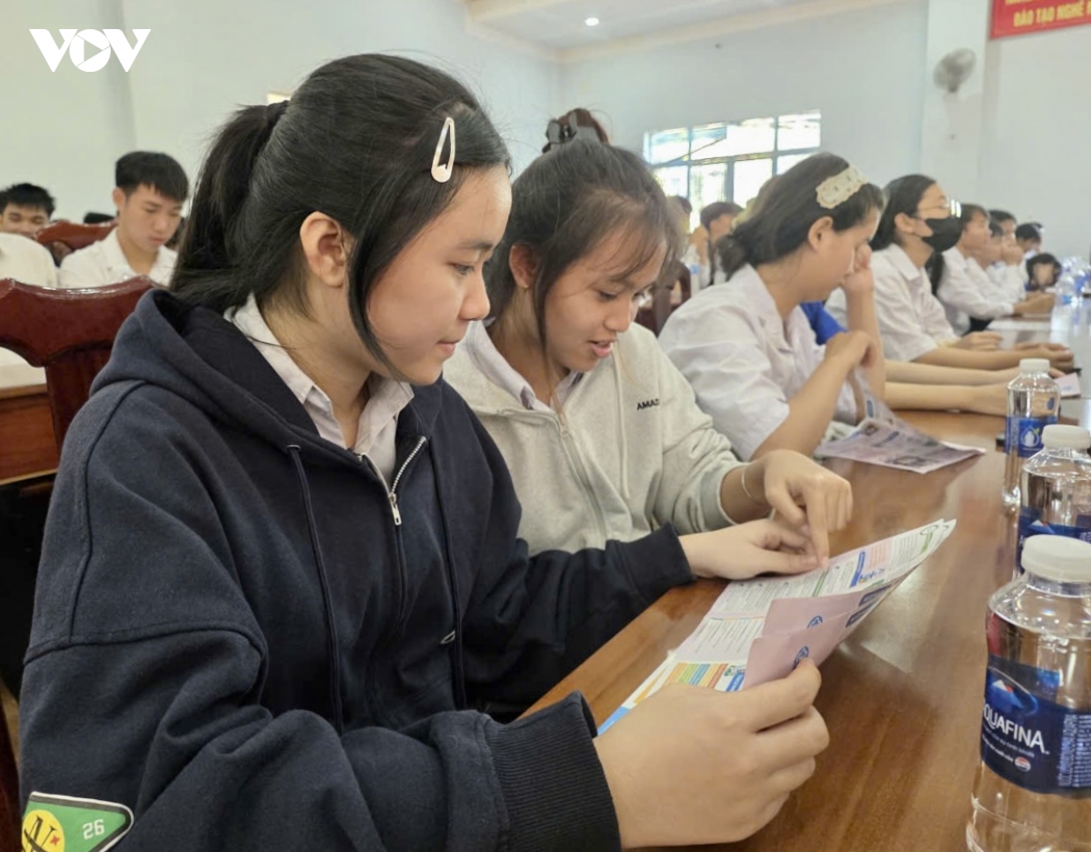 hang nghin sinh vien o Dak lak duoc pho cap so lien quan bao hiem hinh anh 1