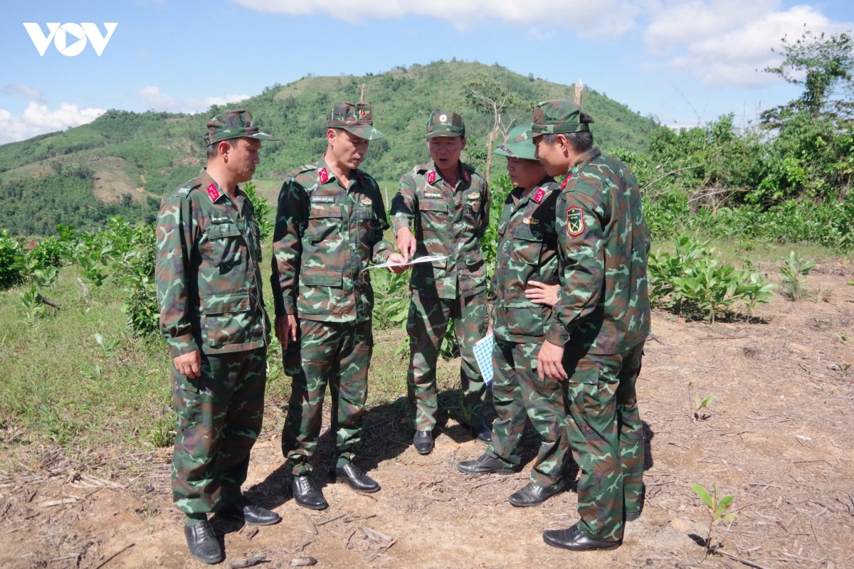 Da nang xac minh noi nghi chon cat nhieu liet si o xa phuoc nang hinh anh 2