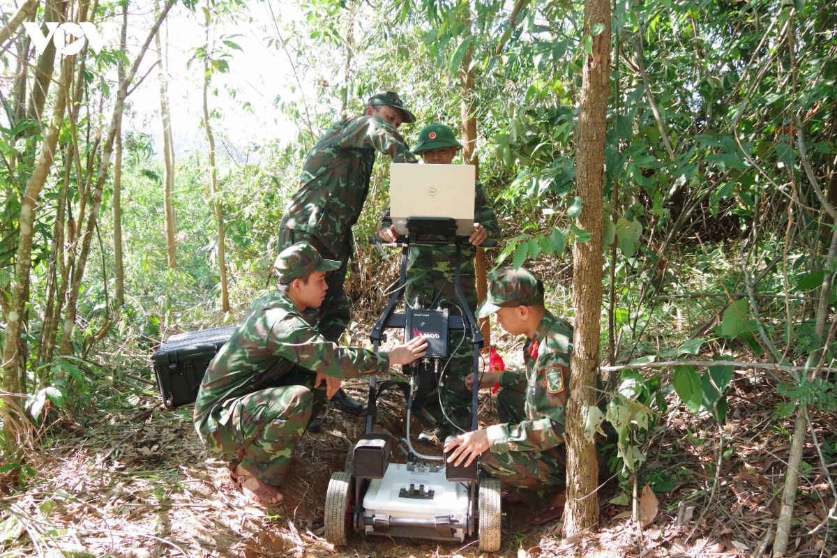 Da nang xac minh noi nghi chon cat nhieu liet si o xa phuoc nang hinh anh 1