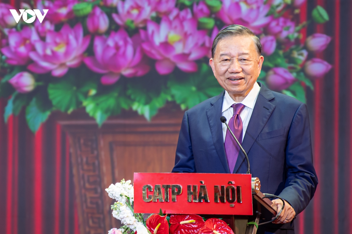 clb cahn don nhan huan chuong lao dong hang nhat hinh anh 2