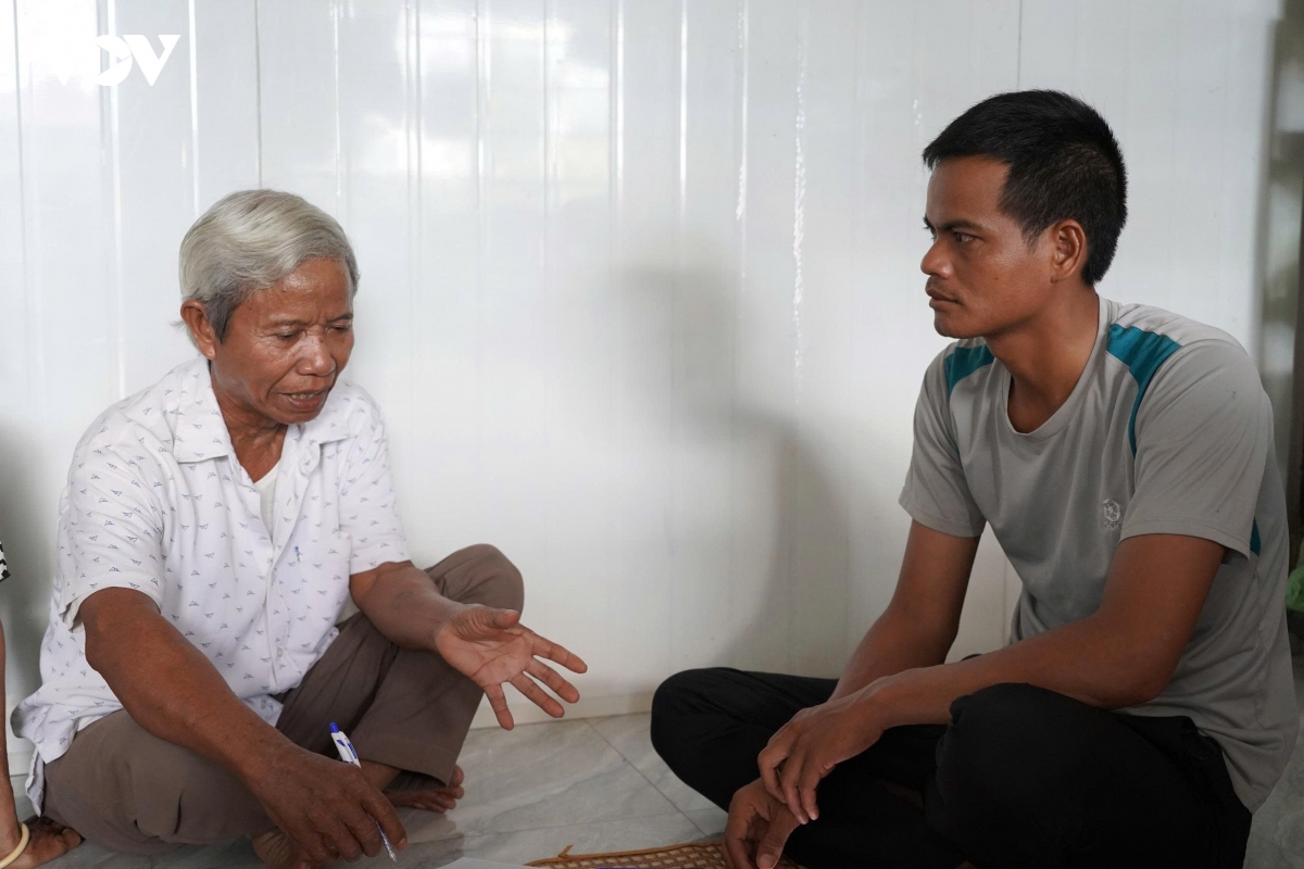 viec nhieu, phu cap thap, Dak lak kho giu can bo thon, buon hinh anh 4