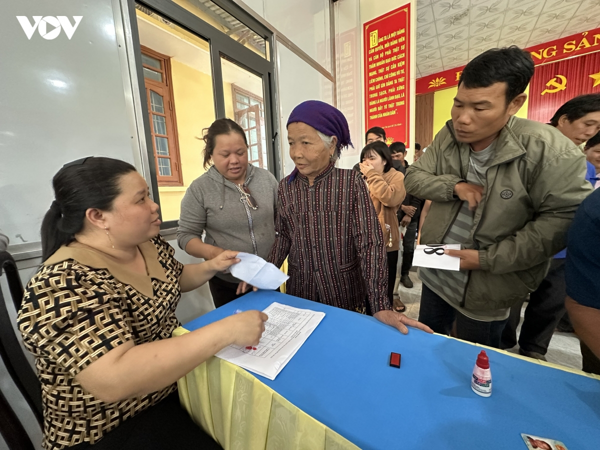 cap dat cho dong bao ngheo, tao suc bat o vung bien ia rve hinh anh 2