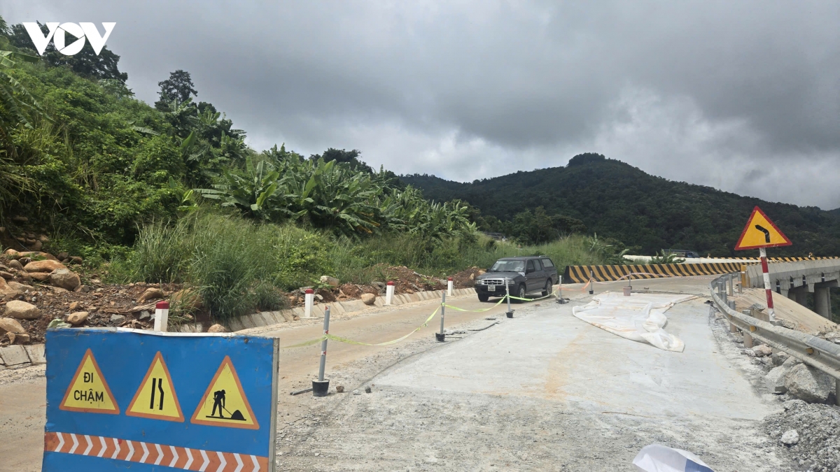 can canh quoc lo 28b qua deo Dai ninh nut toac, sut lun hinh anh 9