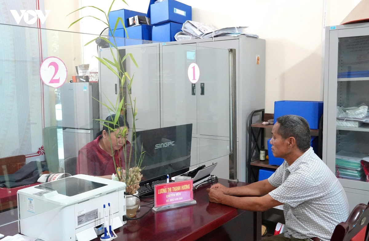 cao bang bao ve can bo dam doi moi vi loi ich chung hinh anh 2