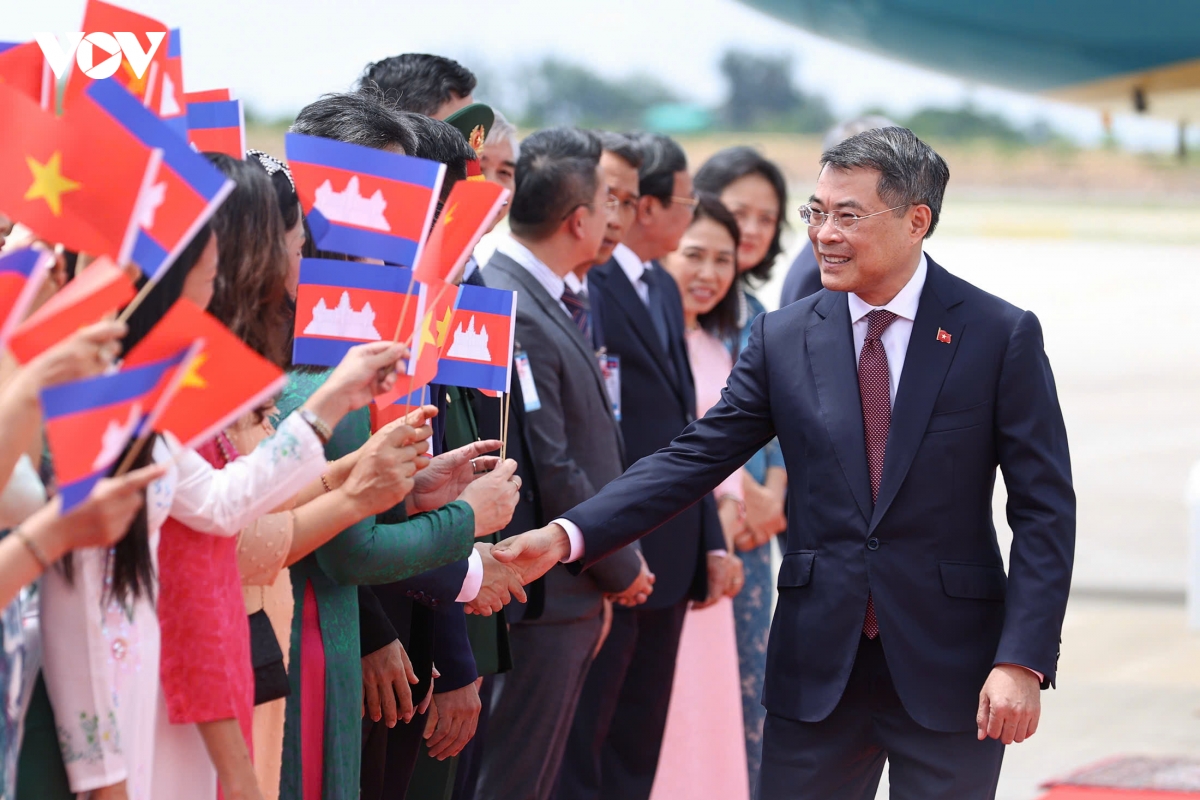 thu tuong den thu do phnom penh, bat dau chuyen tham chinh thuc vuong quoc campuchia hinh anh 3