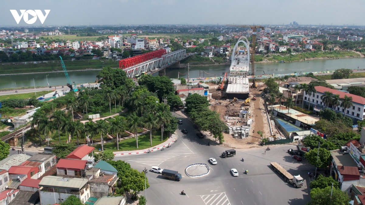 thi cong cau Duong moi, nguoi dan mong som thoat canh ngap ung, bui bam hinh anh 4