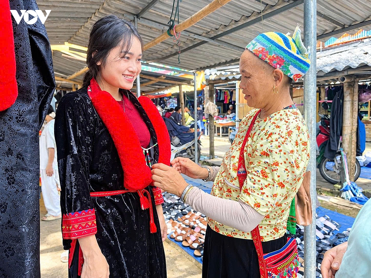 thai nguyen tu cho phien thay nguoi dao giu net trang phuc co truyen hinh anh 4