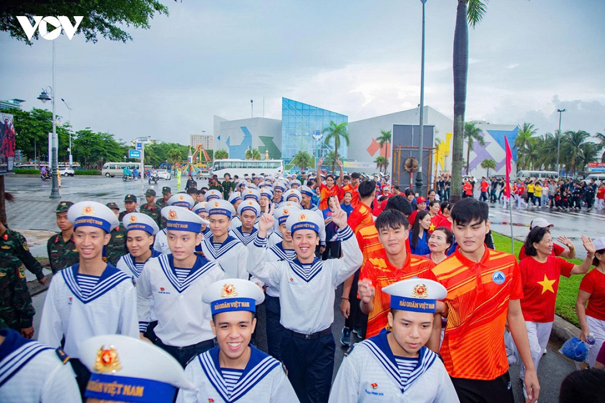 Da nang 3.000 nguoi tham gia le phat dong phong trao toan dan tap luyen the thao hinh anh 3