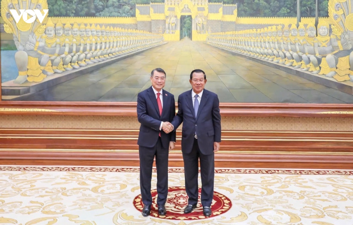 Thủ tướng hội kiến Chủ tịch CPP, Chủ tịch Thượng viện Campuchia Hun Sen