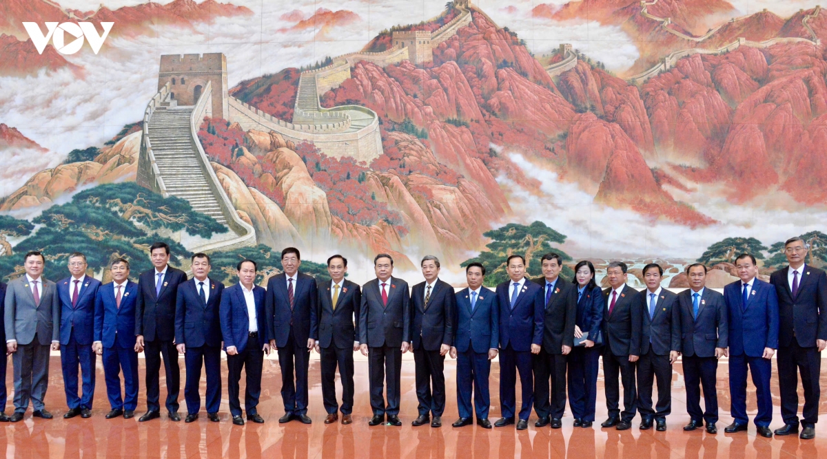 chu tich quoc hoi tham quan bao tang lich su Dang cong san trung quoc hinh anh 3