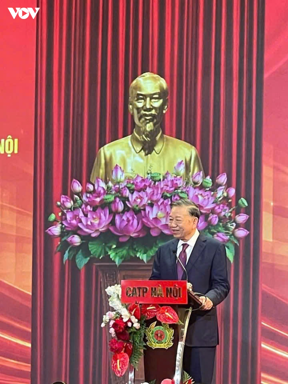 tong bi thu, chu tich nuoc giu lua khat vong, dua bong da cong an ha noi vuon xa hinh anh 2