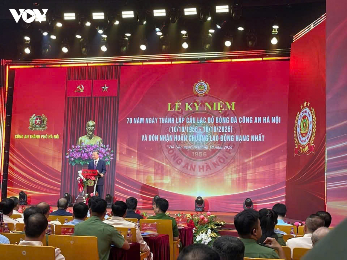 tong bi thu, chu tich nuoc giu lua khat vong, dua bong da cong an ha noi vuon xa hinh anh 1