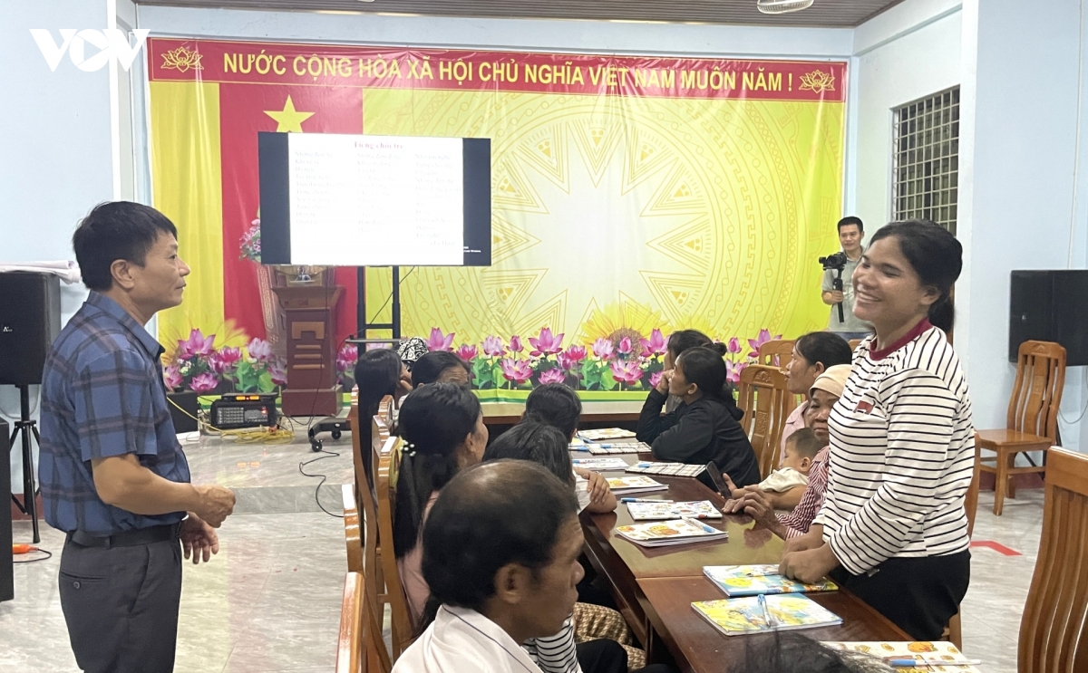 sang den lop hoc dem giua dai ngan, nguoi ma lieng quyet tim con chu hinh anh 5