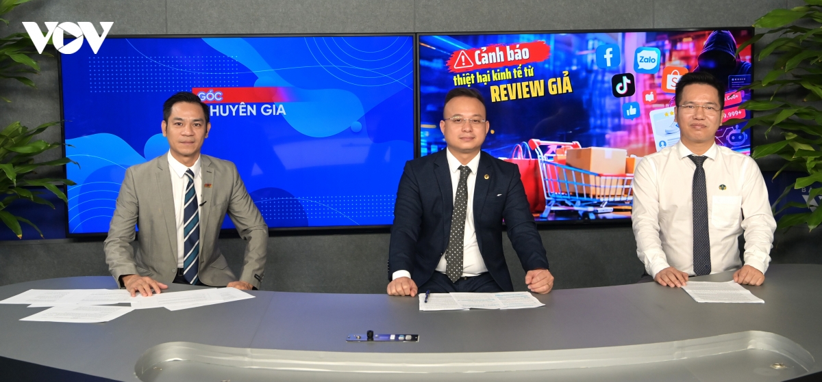 Cảnh báo thiệt hại kinh tế từ review giả