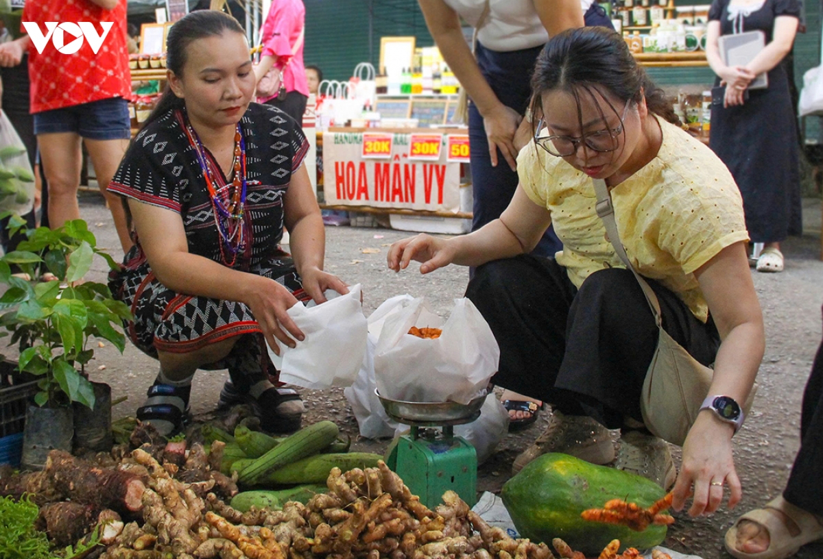 phien cho que hoa vang ket noi tieu thu nong san vung cao Da nang hinh anh 6