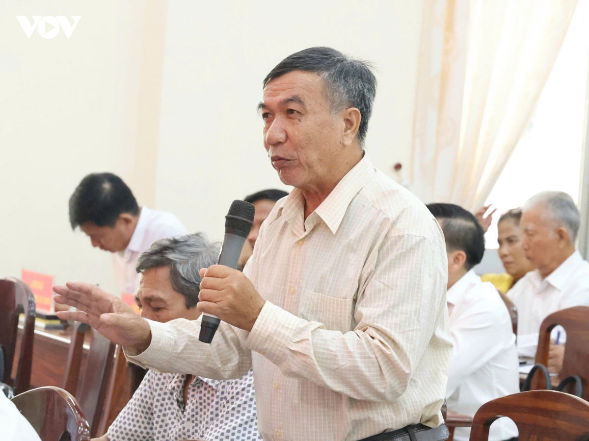 Doan dai bieu quoc hoi thanh pho can tho tiep xuc cu tri truoc ky hop thu hai hinh anh 3