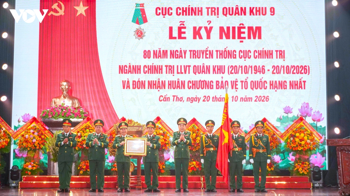 cuc chinh tri quan khu 9 don nhan huan chuong bao ve to quoc hang nhat hinh anh 1