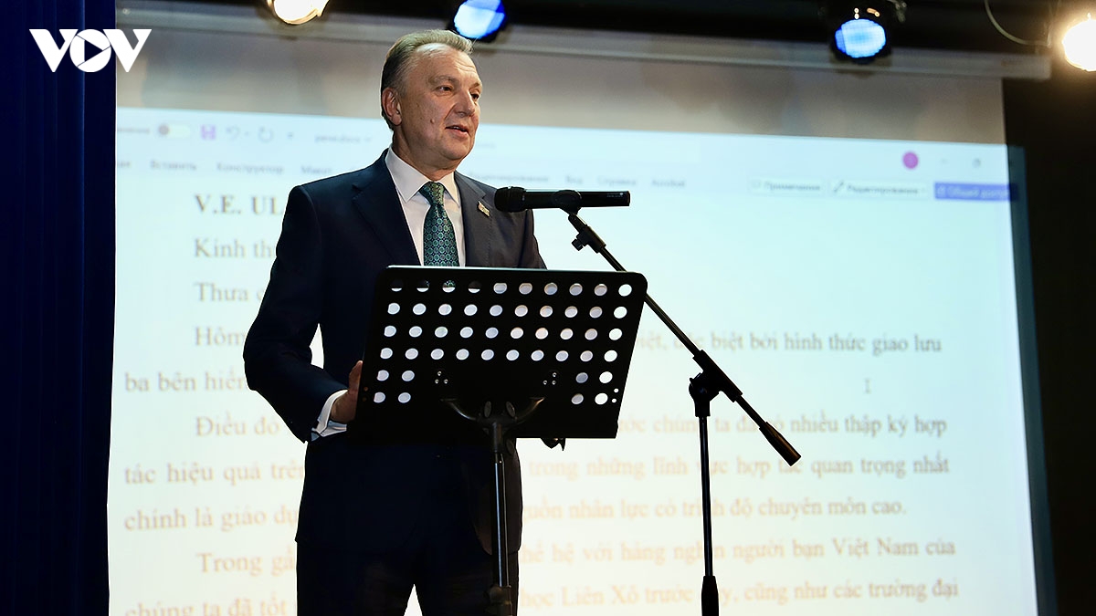  ve mien ky uc chung noi tinh ban viet-nga-belarus toa sang giua long budapest hinh anh 5