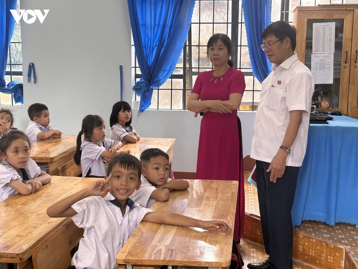 Dak lak doi moi quan tri truong hoc sau sap xep hinh anh 3