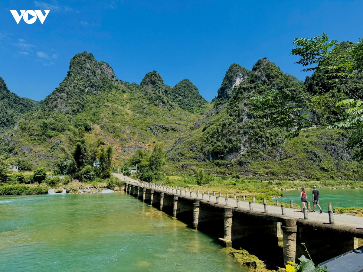 nguoi tre tro ve que huong lam du lich, gin giu van hoa o cao bang hinh anh 1
