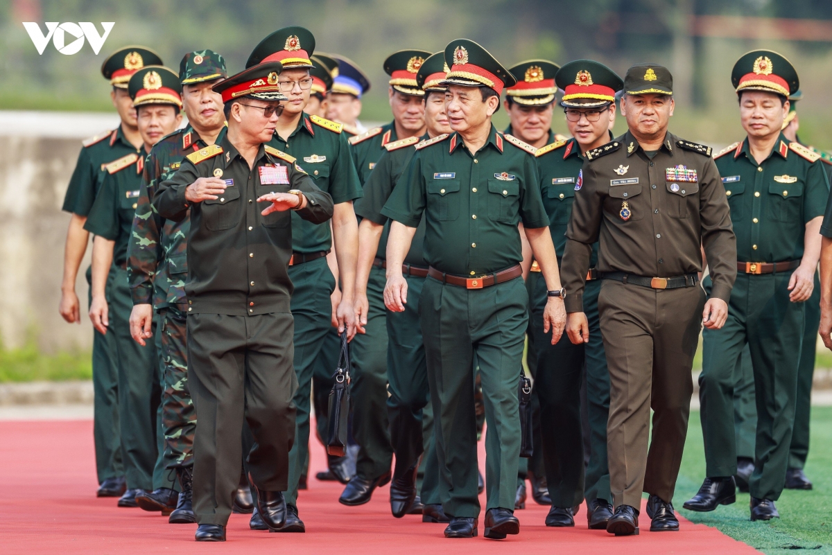 quan doi 3 nuoc viet nam - lao - campuchia dien tap chung phong thu dan su hinh anh 1