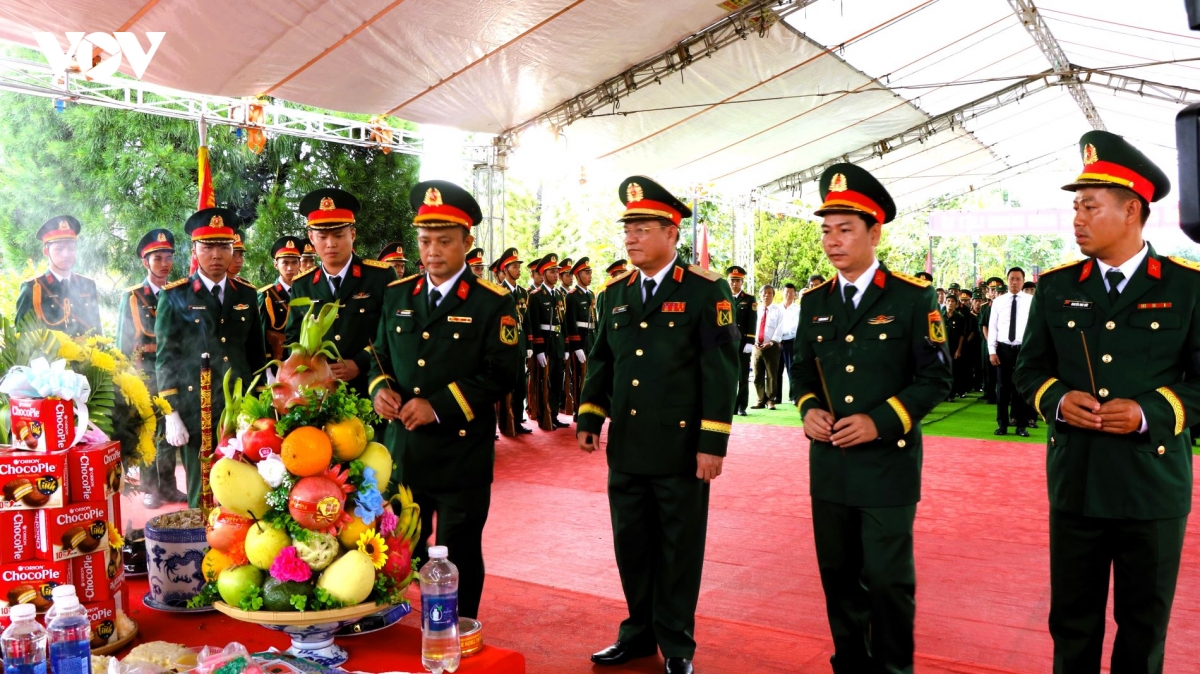 truy dieu, an tang 14 hai cot liet si tai hoi an hinh anh 3
