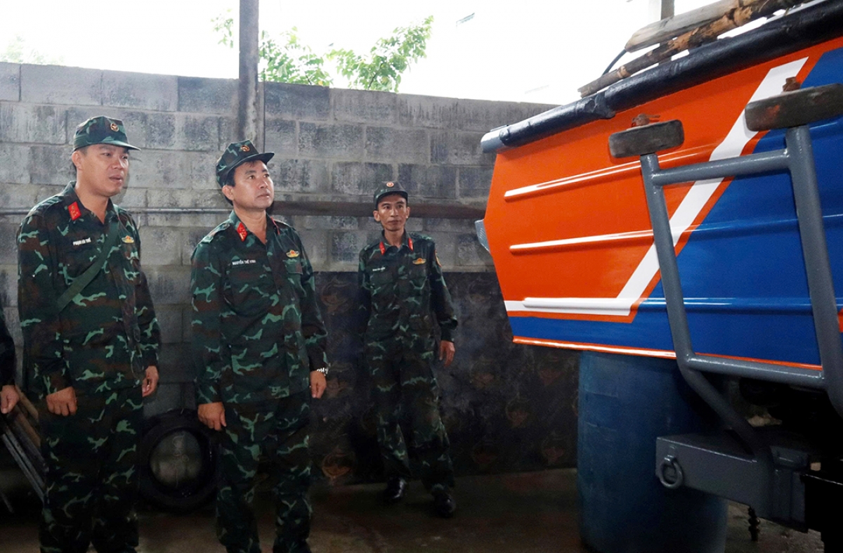Da nang bo tri luc luong, phuong tien ung truc tai diem xung yeu ung pho mua lu hinh anh 1