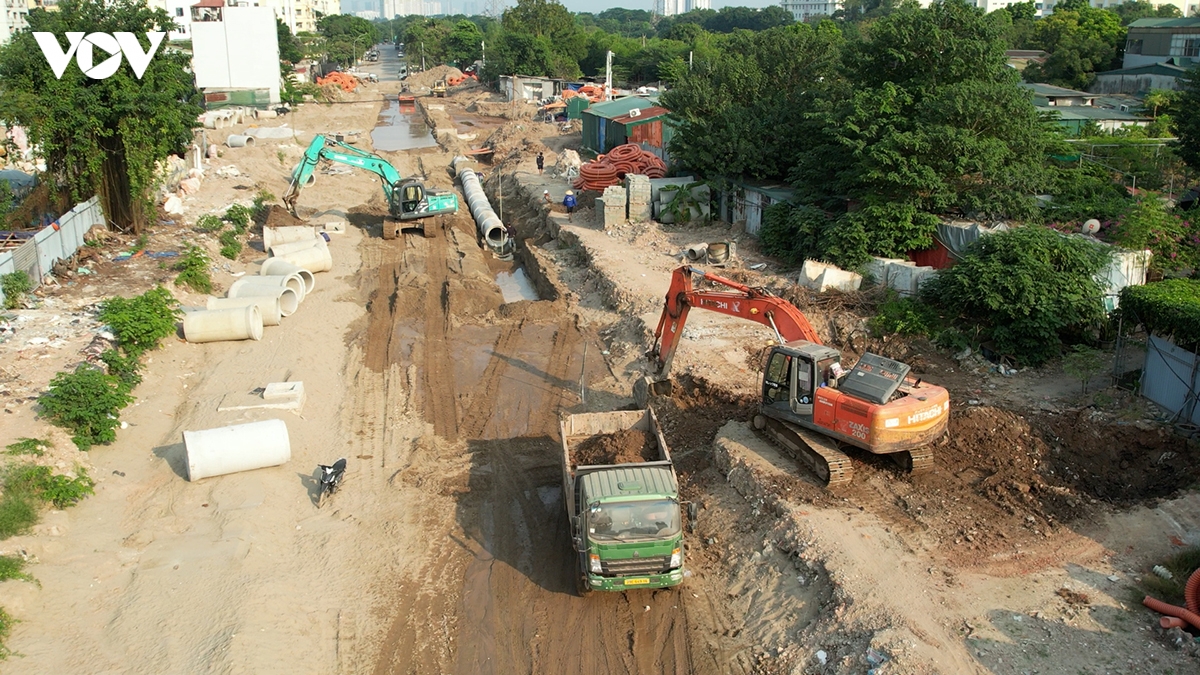 tuyen duong Dong tau giai phong thi cong cham, dan kho vi bui ban hinh anh 3